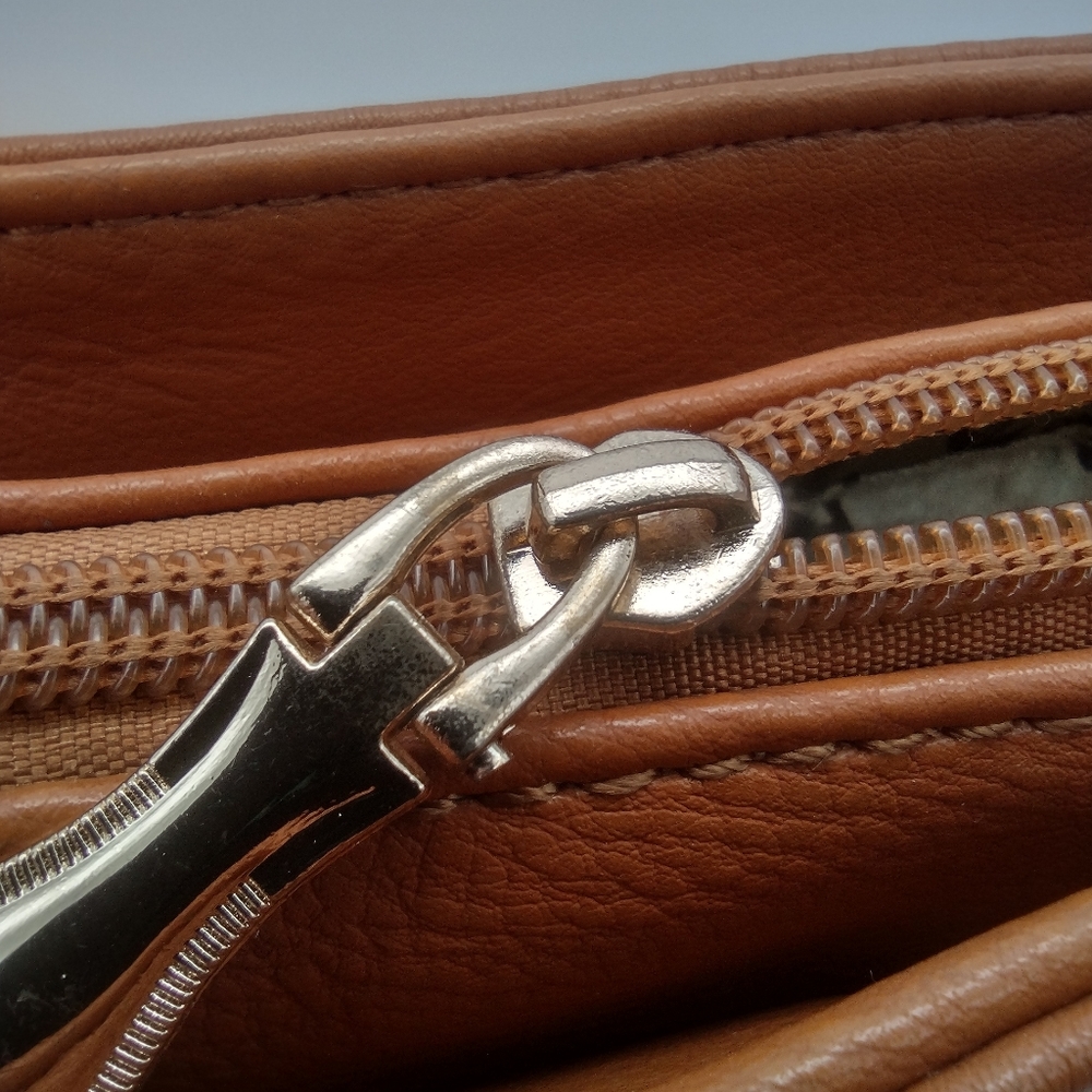 Michael Kors Light Brown Leather Totebag/Handbag Purse - Picture 5 of 7